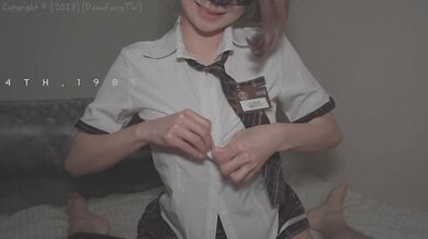 DTW016 – Schoolgirl’s in-home “half-service”… but she said it’s only half, okay?
