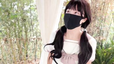 刚毕业的女大学生为了1万元可以抛弃尊严，做任何挑战