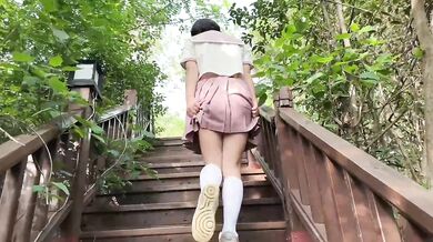 刚毕业的女大学生为了1万元可以抛弃尊严，做任何挑战