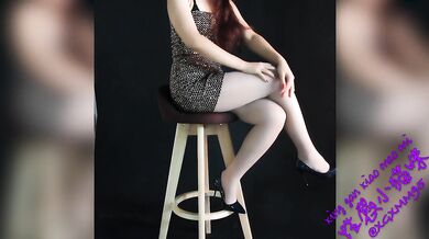 I was taking photos in the studio and seduced the photographer to fuck me.