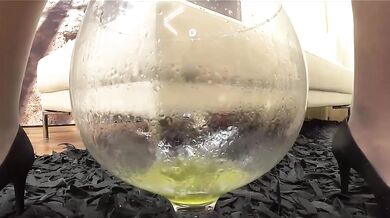 pee into the glass