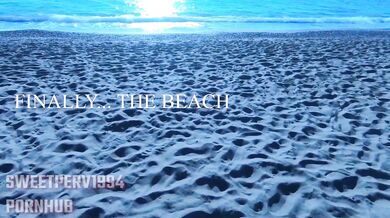 BULGE AND BIG DICK FLASH ON PUBLIC BEACH: REAL STRANGER LOVES IT! Cum as she looks at me, FIRST MEET
