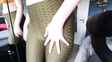 Abspritzgarantie für Leggingsliebhaber,German Teen