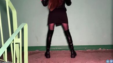 Stepsister in boots! Fucked in the entrance! Public sex