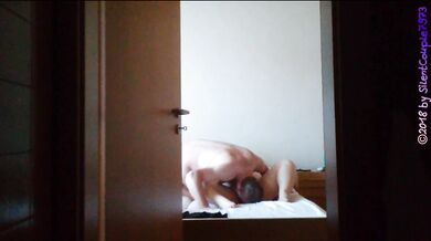 Fotze Fummeln im Pensions Zimmer ** Voyeur Kamera **