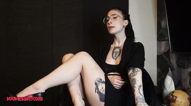 The sissy therapist
