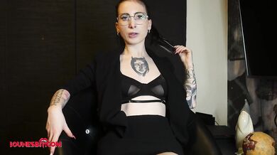 The sissy therapist