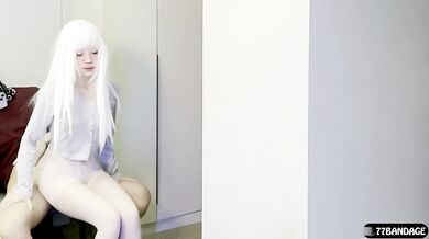 白髮女孩就愛對鏡