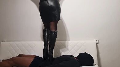Barbie trampling with high wheels boots and stockings No.19