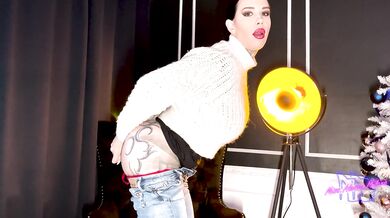 Anal plug in the ass with hot high heels and sexy jeans