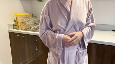Sister-in-law at home is fucked hard by a customer and penetrated her fat ass