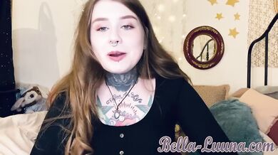 Hot girl shows you her tattooed body and fucks herself doggy