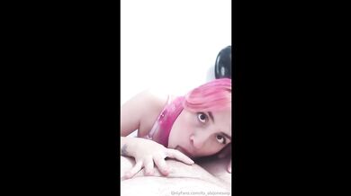 LATINA REDHEAD SUCKS MY DICK