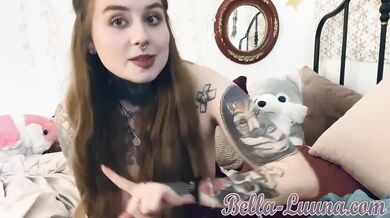 COSPLAY Bitch! Sie fickt dein Hirn und ihr Muschi