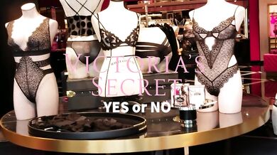 Chinese girl in Victoria's secret fitting room 维密试衣间