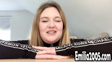 18yo CHUBBY TEEN FIRST TIME NUDE!!