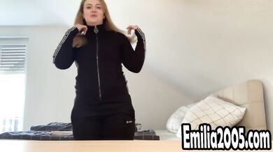 18yo CHUBBY TEEN FIRST TIME NUDE!!