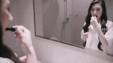 Chinese beauties masturbate and have sex in hotel