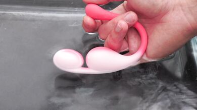 HoneyPlayBox Vibrosa Review: Dual-Ball Waves and Kegel Tricks