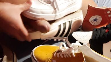 Sneakerjoy, cumming on the yellow Vans