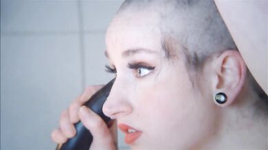 Lynn-Tonic - Headshave!