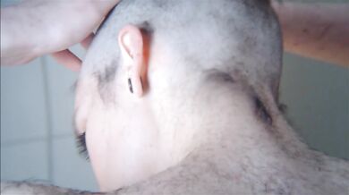 Lynn-Tonic - Headshave!