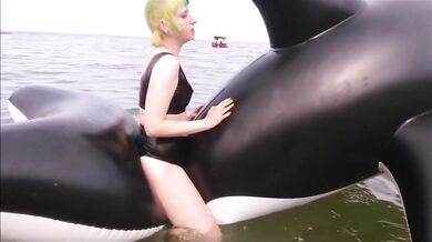 Lynn-Tonic ...rides inflatable Wale