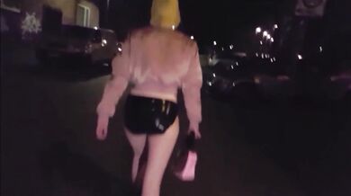 Lynn-Tonic - Aufblasbarer Pimmel zerstört Latex Pants!