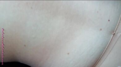Nylonjunge fickt Oma in Feinstrumpfhose