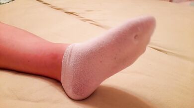 Girlfriend shows off her cute feet and causes pleasure
