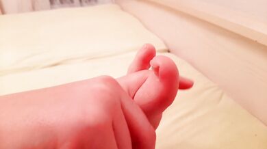 Girlfriend shows off her cute feet and causes pleasure