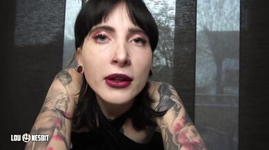 Exibithionism challenge in a fancy restaurant, dirty talk Lou Nesbit, Lia Louise