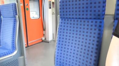 She starts sucking in the middle of the S-Bahn