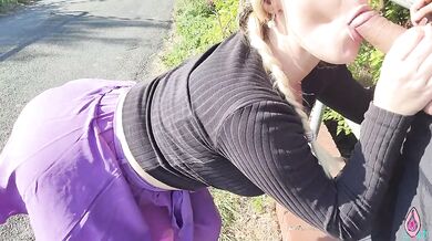 Big Ass Blonde On Her Knees For A Fuck While Roller Blading - Litclit69