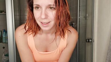 The 1st time live showering .... Do you see everything ???