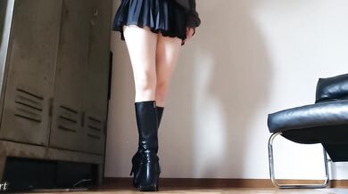 High heel boots fetish with glorious upskirt views