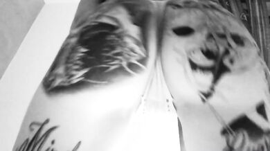 YOUR ITALIAN GODDESS firming butt slowmotion sexy butt gym tattooed butt DANCE WITH ME
