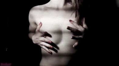 Small horror film - My tits are alive and I must squeeze them