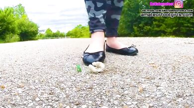 Kati crushes different food bears Gummy boots, ballerinas and high heels crush trample crushes
