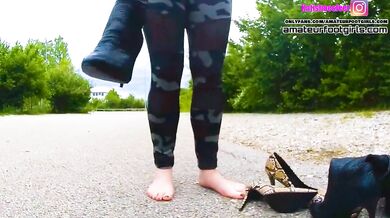 Kati crushes different food bears Gummy boots, ballerinas and high heels crush trample crushes