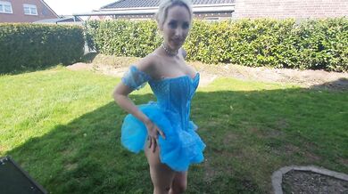 Even princesses have to pee sometimes! Golden shower german