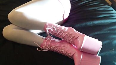 Laura XXX model sexy video with 8 inches pink plaform heels and white pantyhose