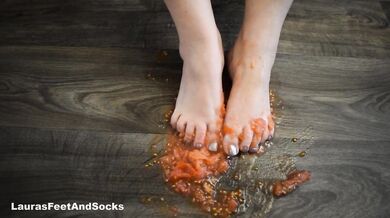 Crush food, trample and fuck tomatoes with my feet