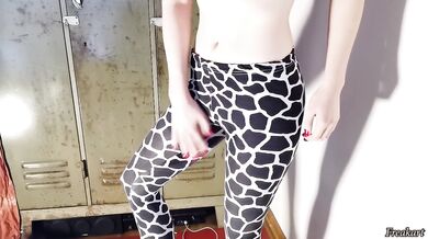 Girl masturbates, pisses her leggings and tastes herself