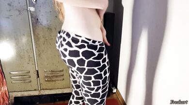 Girl masturbates, pisses her leggings and tastes herself