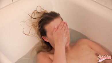 Orgasm face! This is what I look like when I cum l DADDYS LUDER