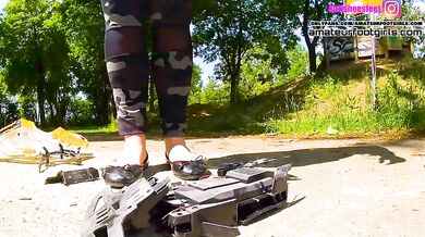 Kati´s DTM racing car Auto Crush crushes Trampling Trample crushing barefoot ballerinas