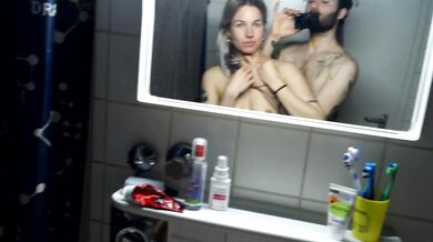 True intimacy in the bathroom! Real love, wet and kinky...