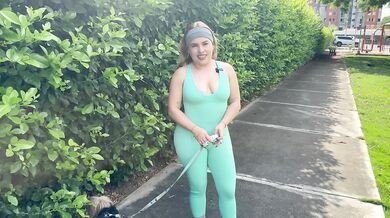 KIRA BLONDE- Mi Neighbor gives me a massage, and ends up giving me her milk