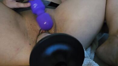 "MULTIPLE BRAIN MELTING LEG SHAKING WET ORGASMS!"Hot Milf having ORGASM after ORGASM!UP CLOSE,POV